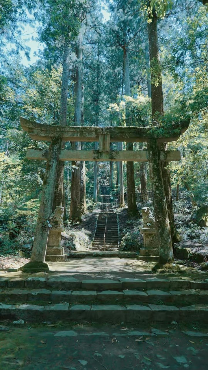 12 Attractions in Japan