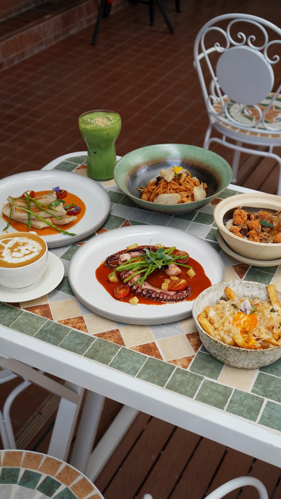 Creative Fusion Cafe Near Harbourfront