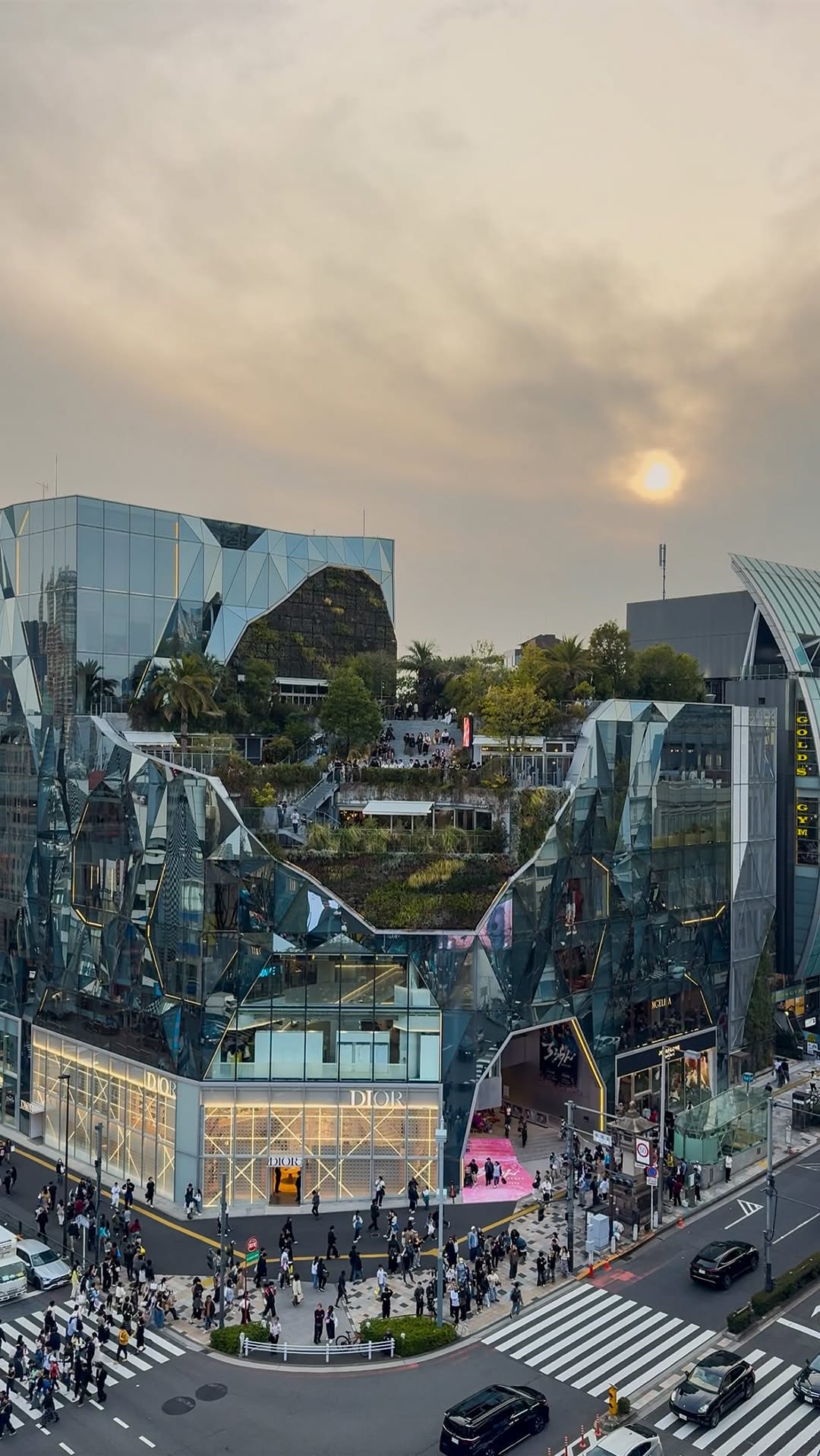Tokyu Plaza Omotesando: Stylish Rooftop Escape