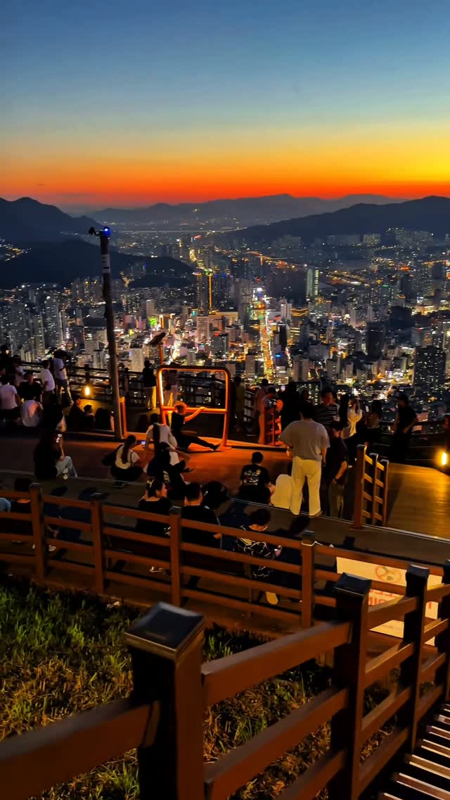 Hwangnyeongsan Mountain Beacon Mound Night Views