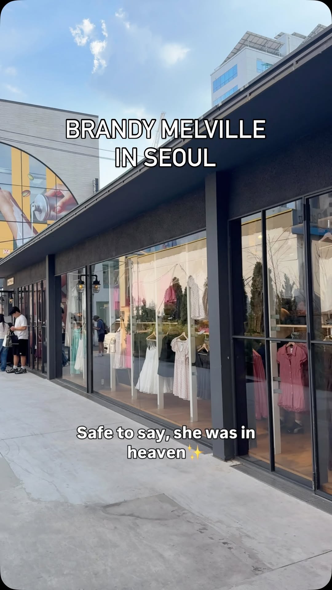 Brandy Melville Korea Offers More Styles and Fitting Rooms