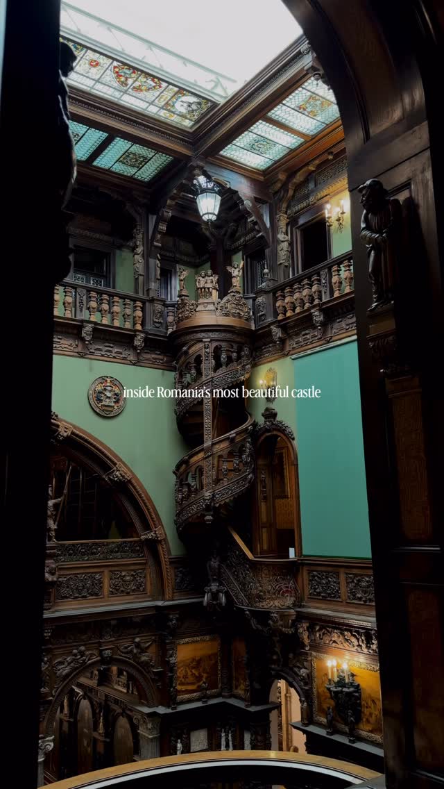 Peleș Castle's Royal Interior and History