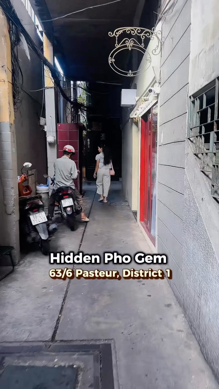 Hidden Gem Pho Restaurant Serves Crystal-Clear Broth