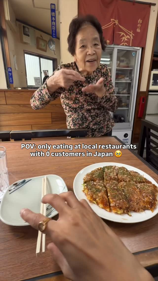 Osaka's Hashimoto: Cozy Spot, Delicious Okonomiyaki