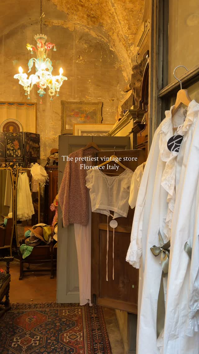 Florence Vintage Store Offers Enchanting Shopping Experience