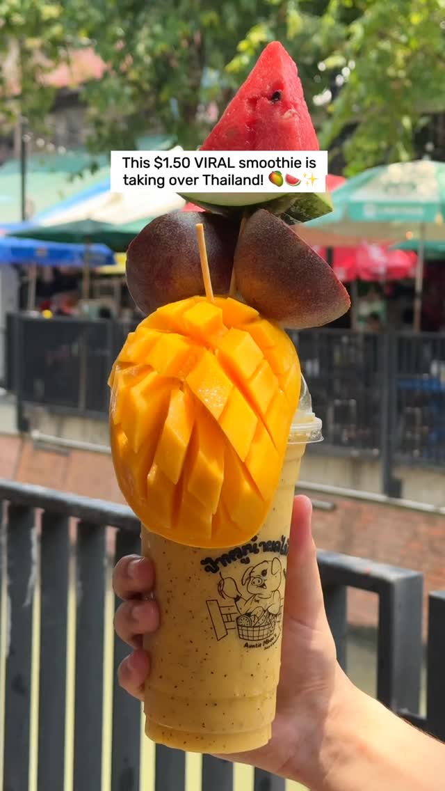 Affordable Bangkok Fruit Smoothie Stall