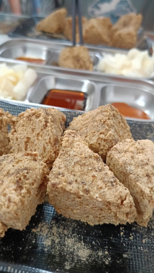Crispy Fermented Tofu Hot Spot In Taipei