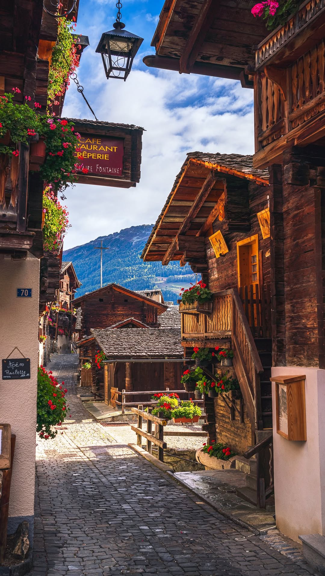 1 Places in Anniviers