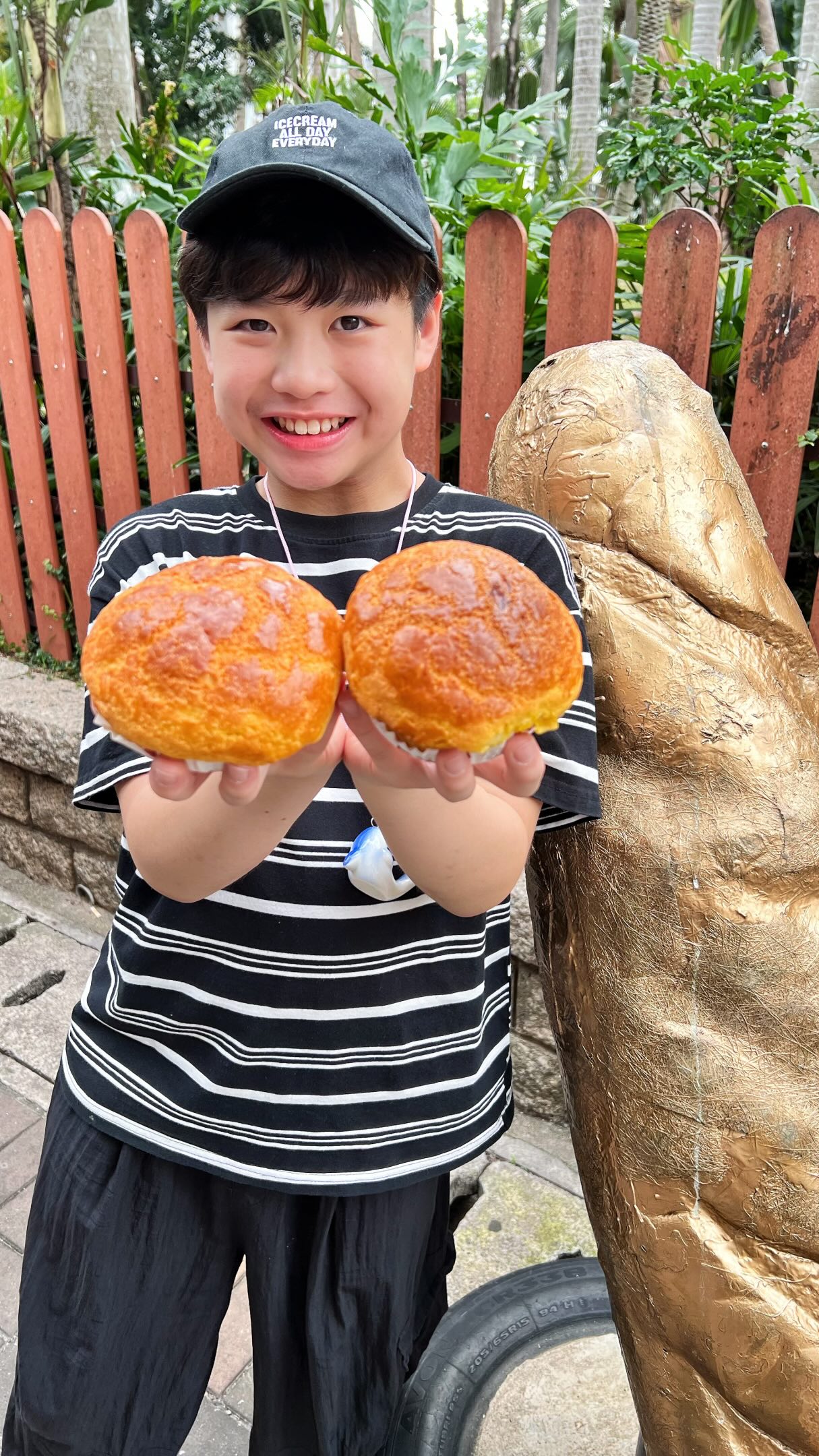 Sai Kung Cafe's Famous Pineapple Buns