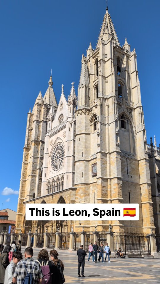 León's Stunning Architecture and Vibrant Streets