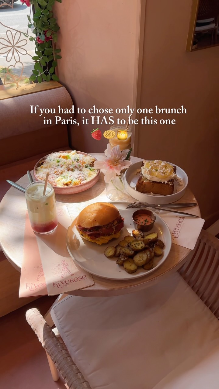 Paris Cafe Brunch With Eiffel Tower View