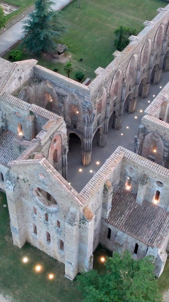 Abbazia Di San Galgano Ruin
