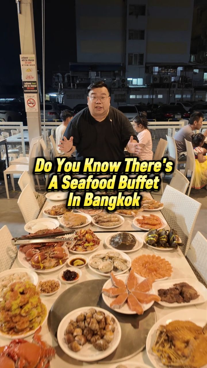 Bangkok Seafood Buffet Offers River Prawns