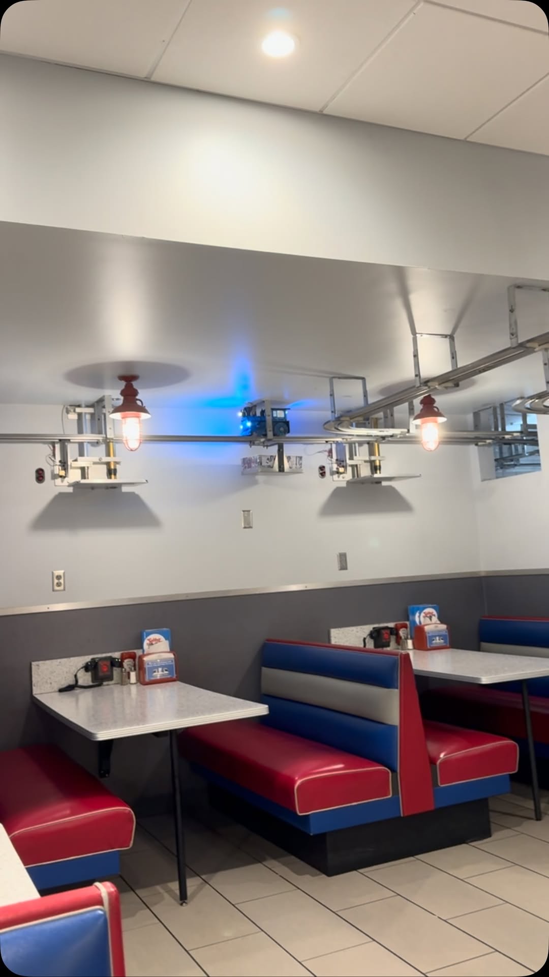 Train-Themed Burger Joint Serves Food Via Model Train