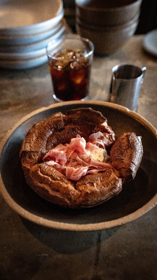 Tokyo Dutch Pancake House Offers Open Kitchen Views