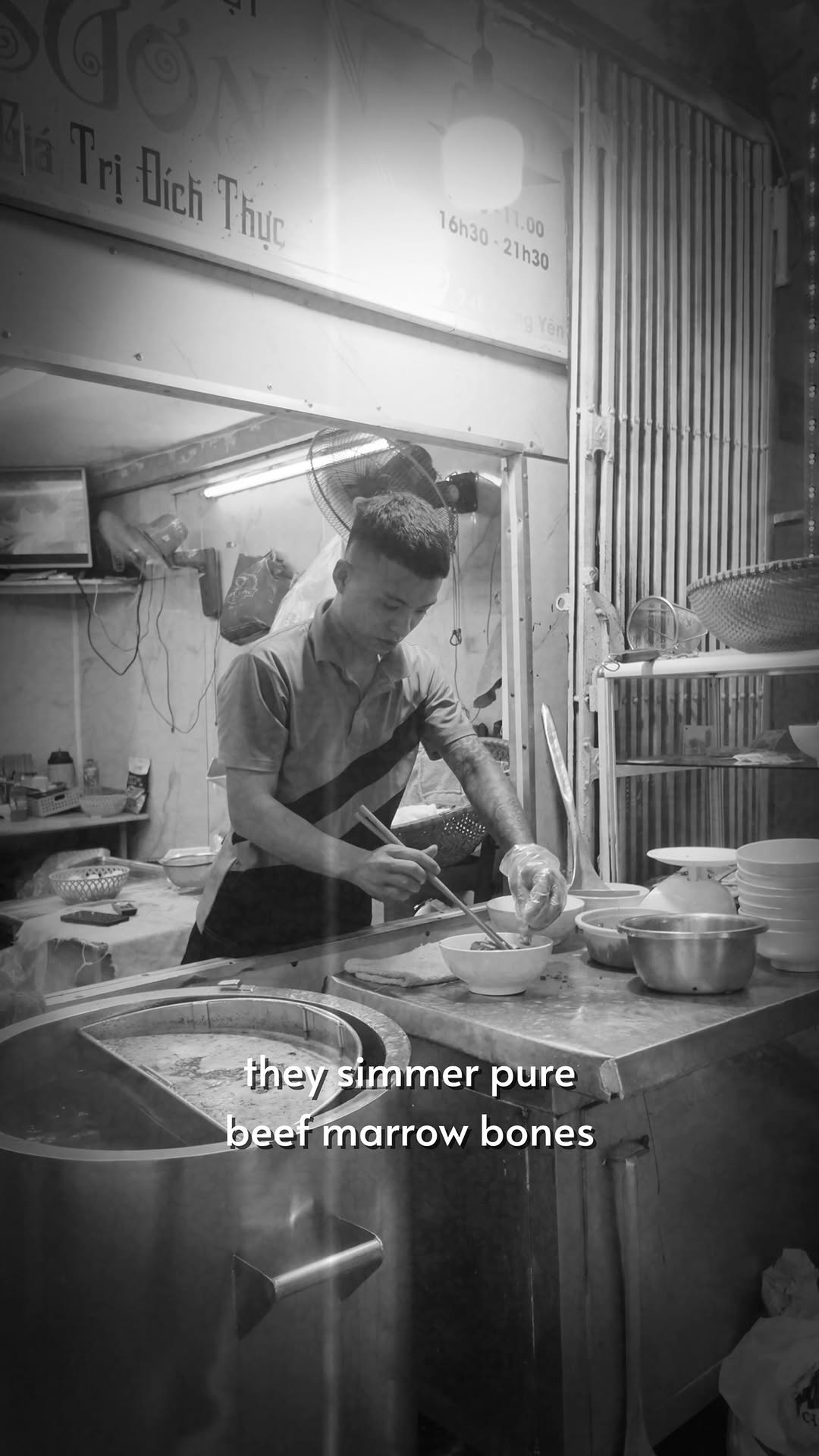 Phở Sướng: Minimalist Beef Broth in Hanoi