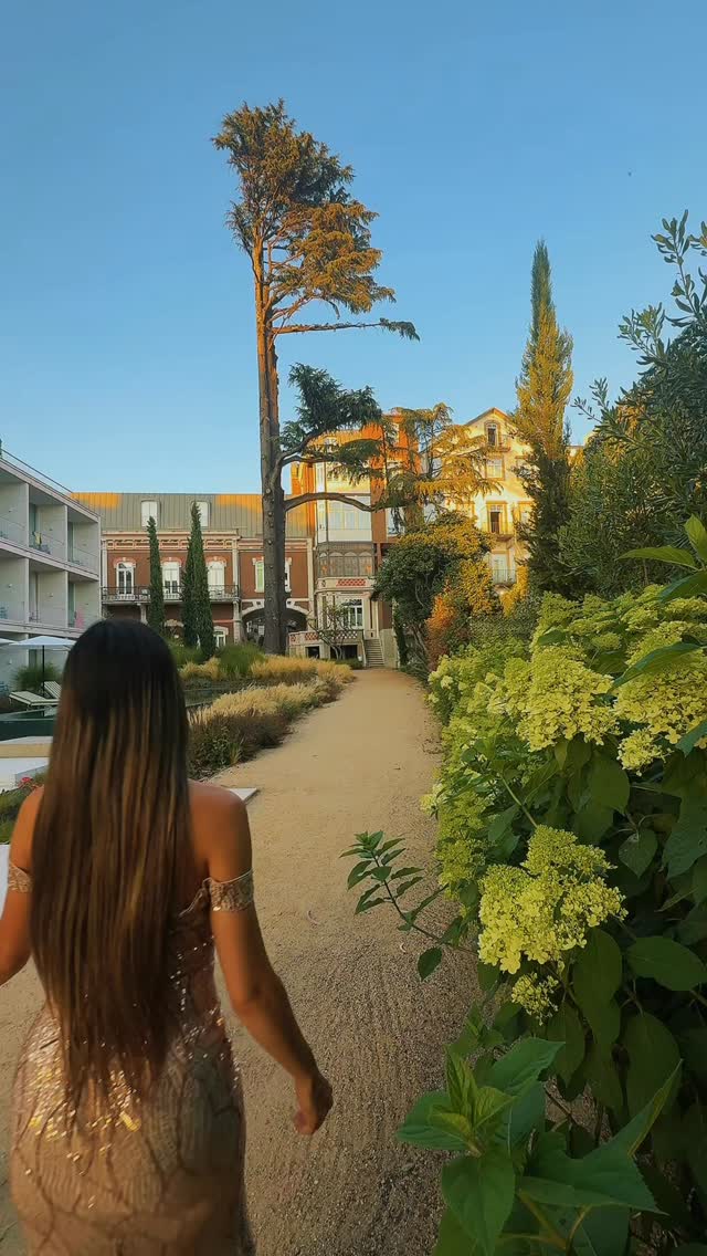 Hotels and Restaurants Named Le Palais
