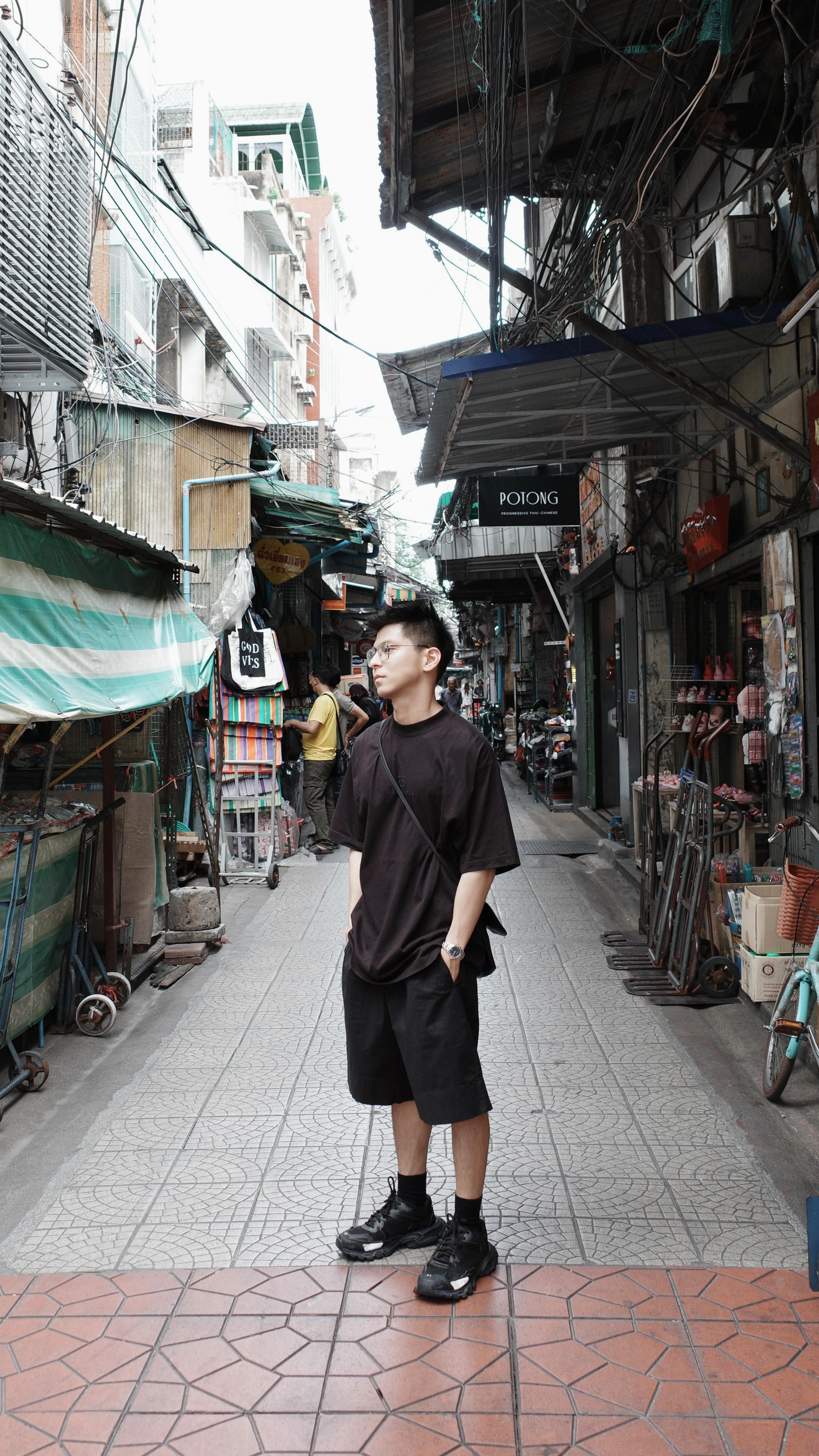 Song Wat Road: Bangkok's Artistic and Historic Charm