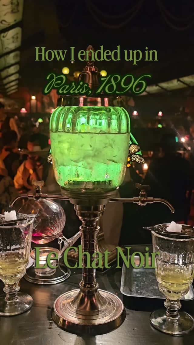 Paris Cabaret Offers Immersive Art Nouveau Experience