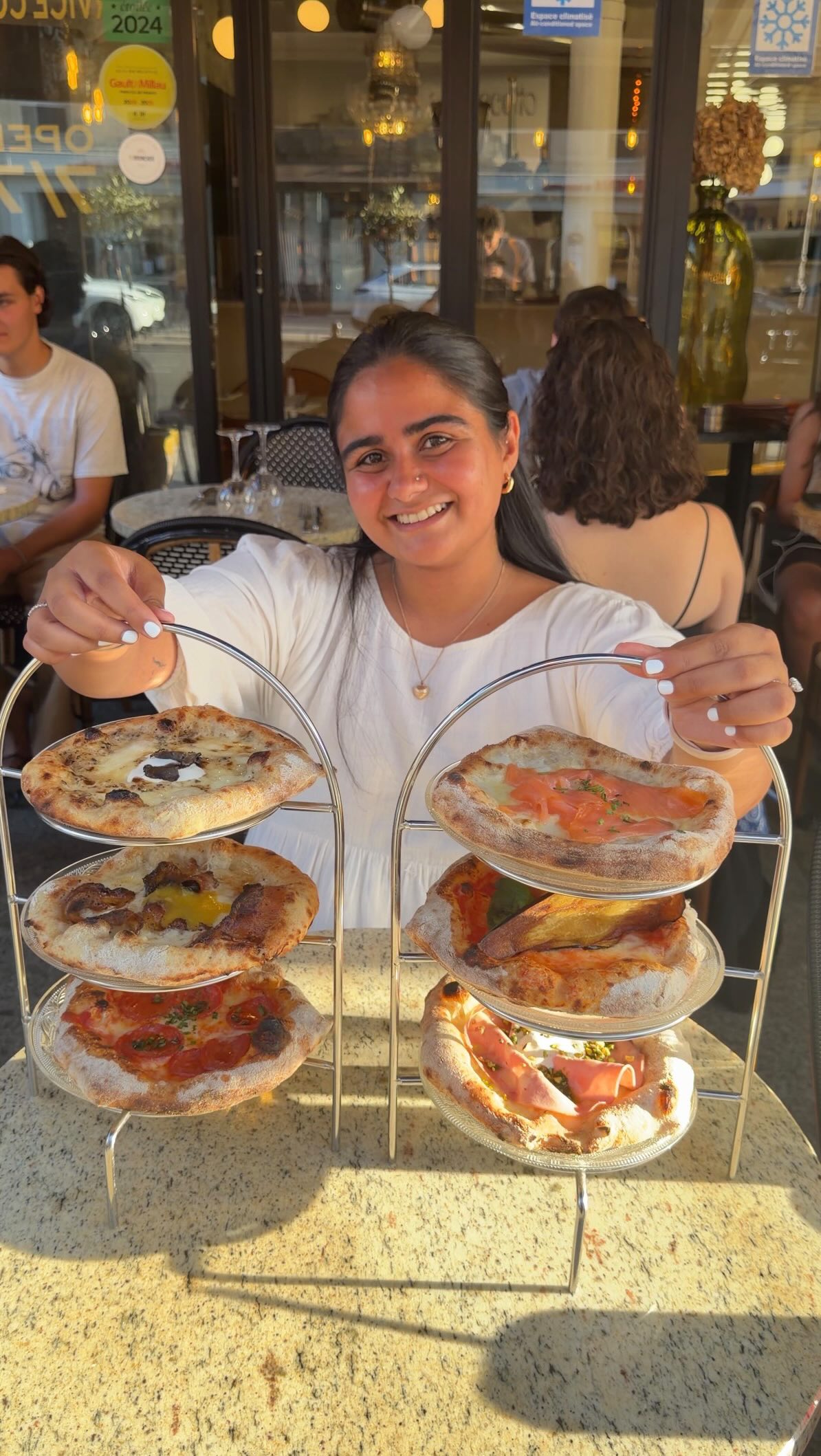 Paris Restaurant Offers Unlimited Pizza Selections