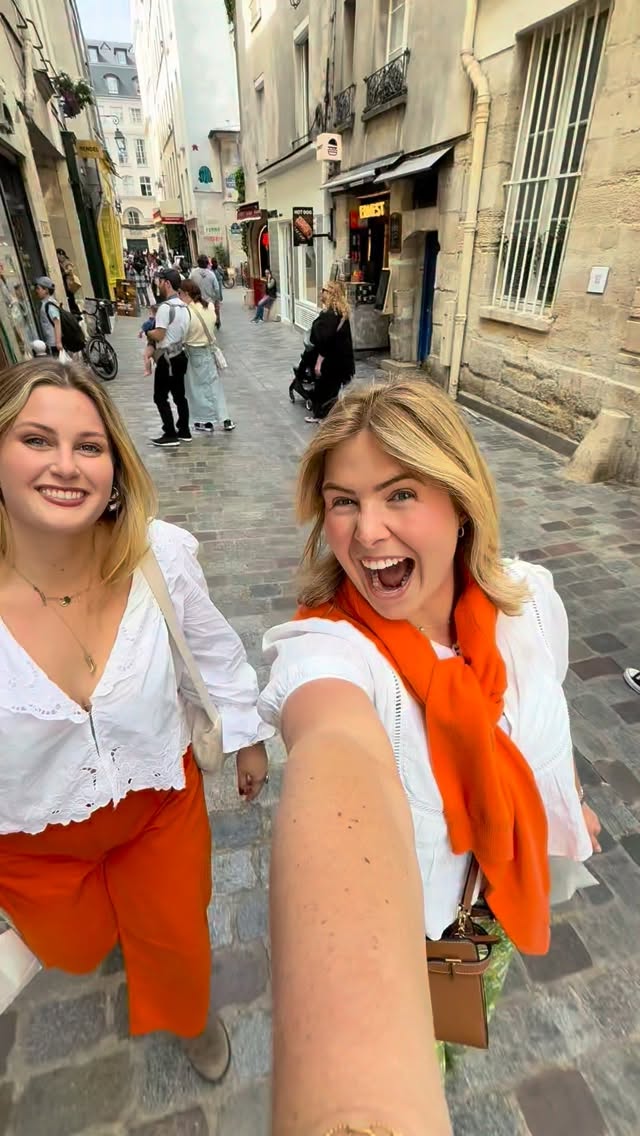 2 Landmarks in Paris