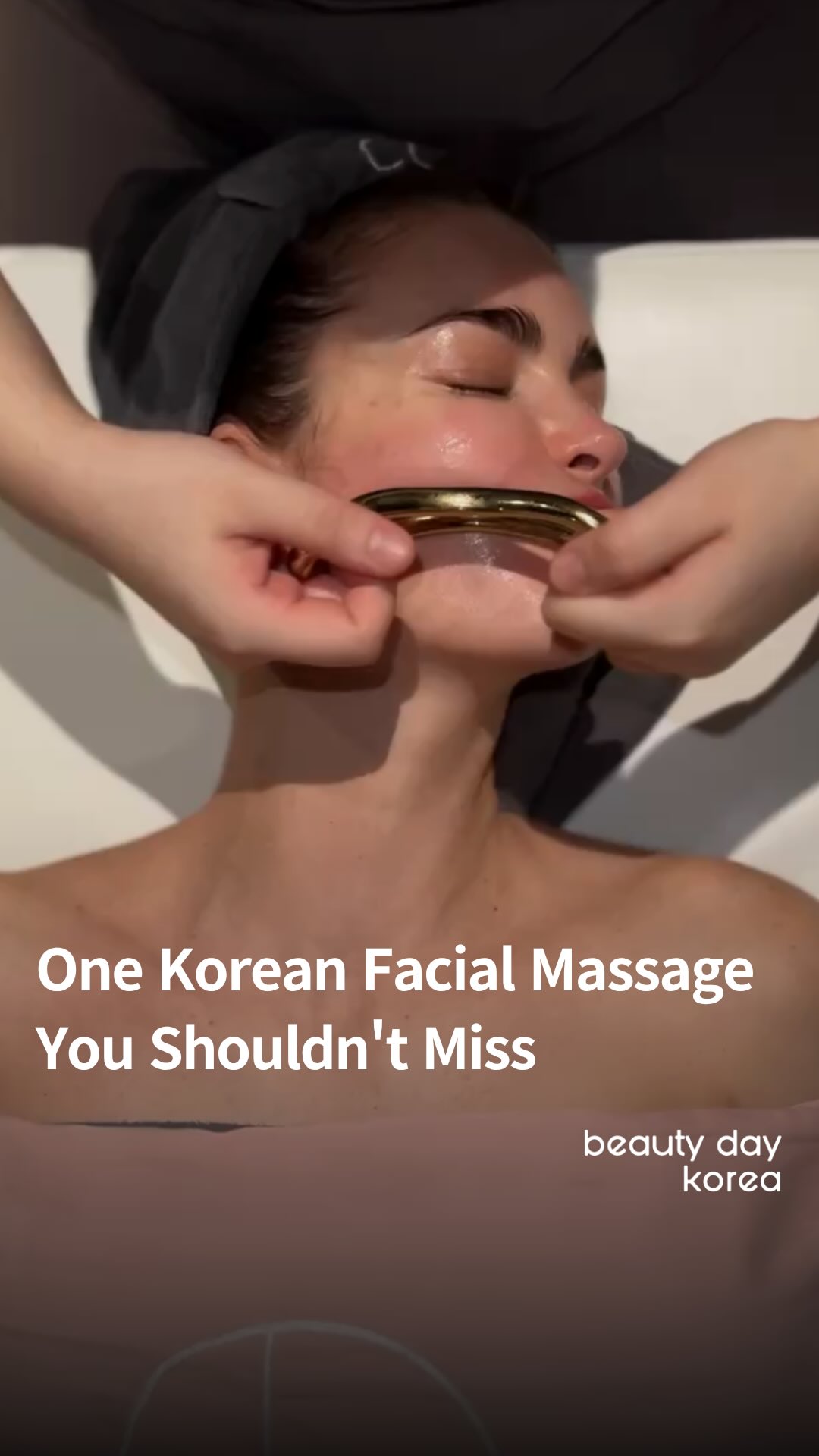Facial Massage Techniques For Jawline Sculpting