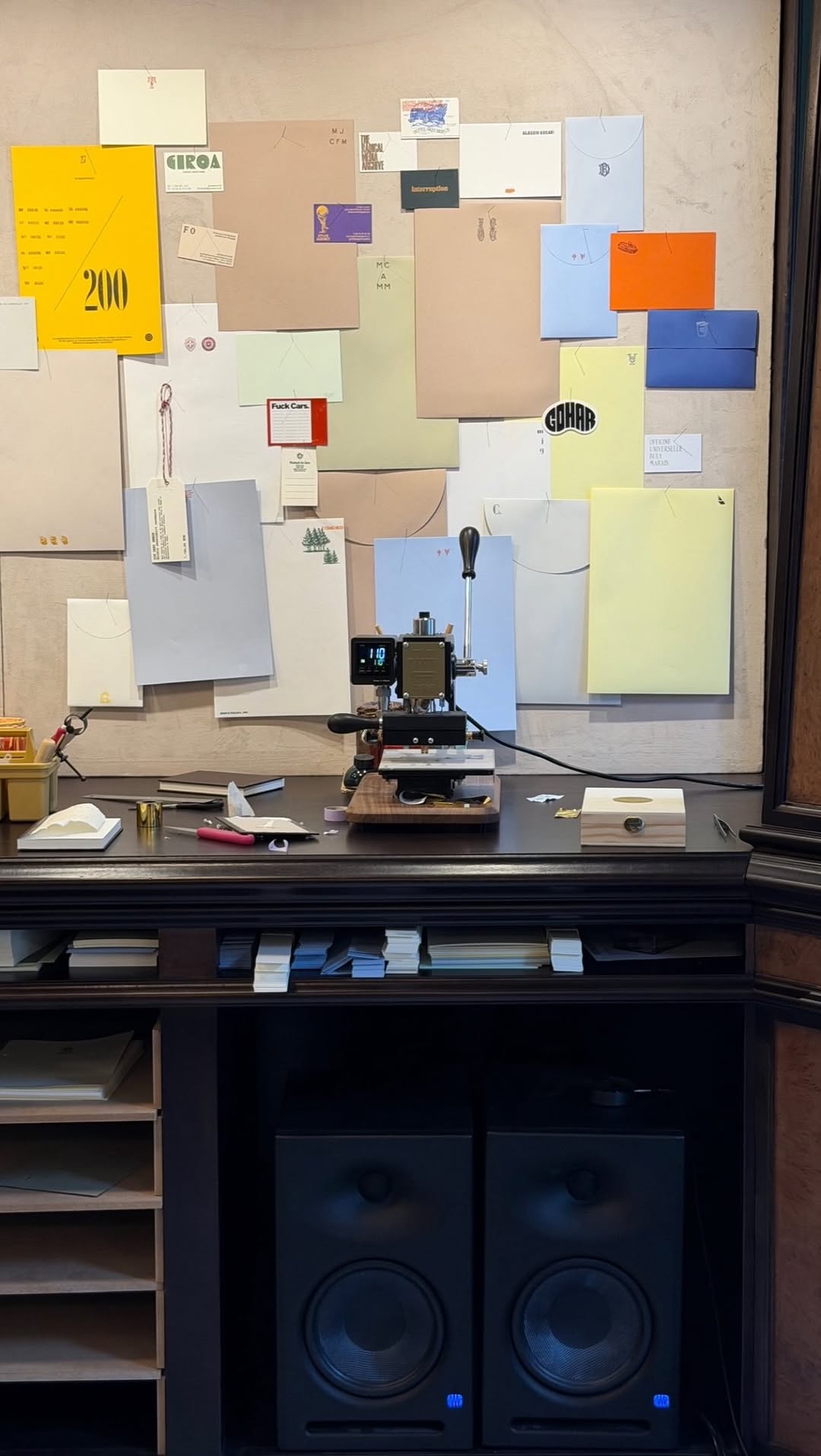 Papier Royal: A Parisian Ode to Luxurious Stationery