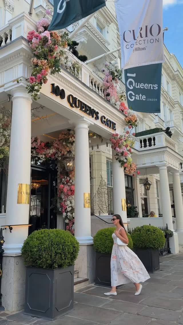 Floral Afternoon Tea At London Hotel
