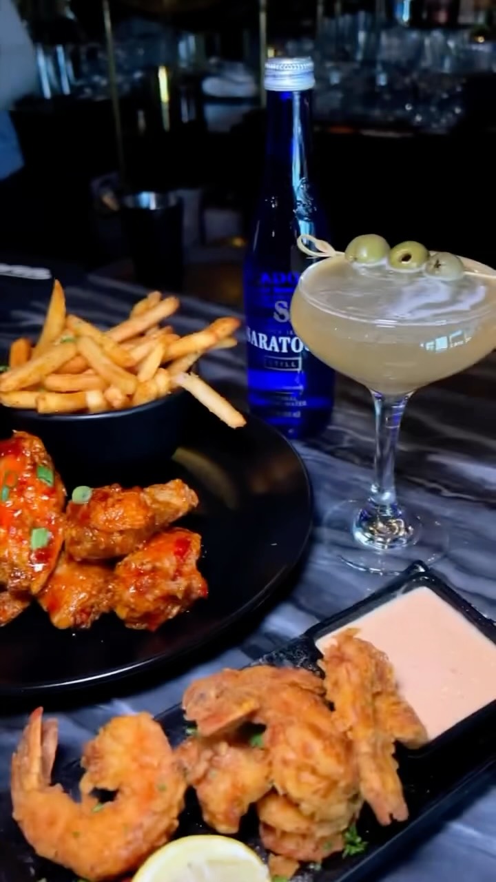 Bella's: Atlanta Seafood, Soul Food, and Breakfast