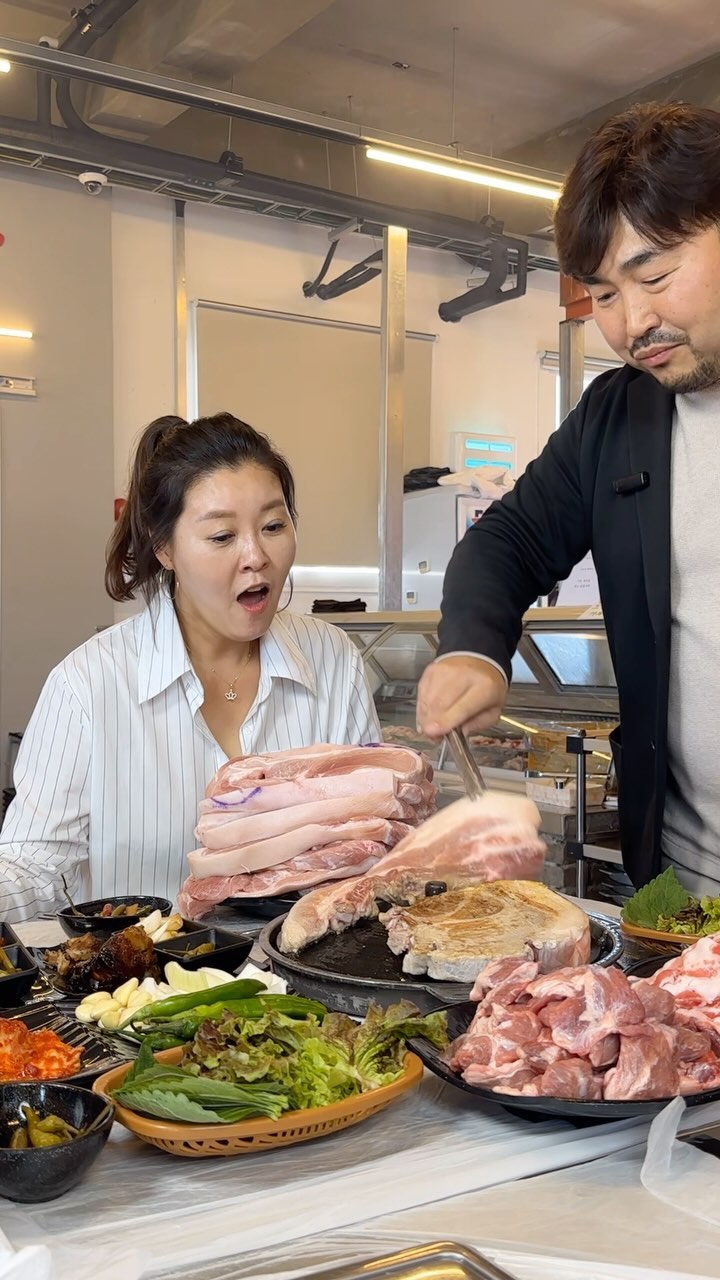 Woldaecheon Area Offers All-You-Can-Eat Jeju Pork
