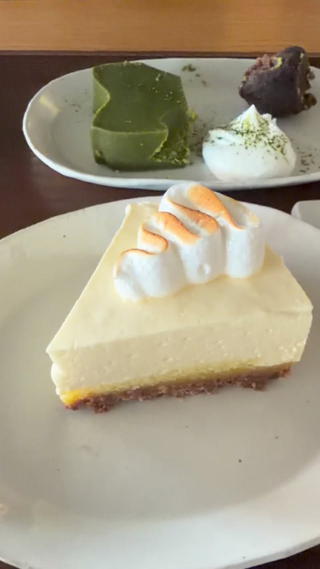 Vonzerr Cafe: A Seoul Gem for Lemon Cake