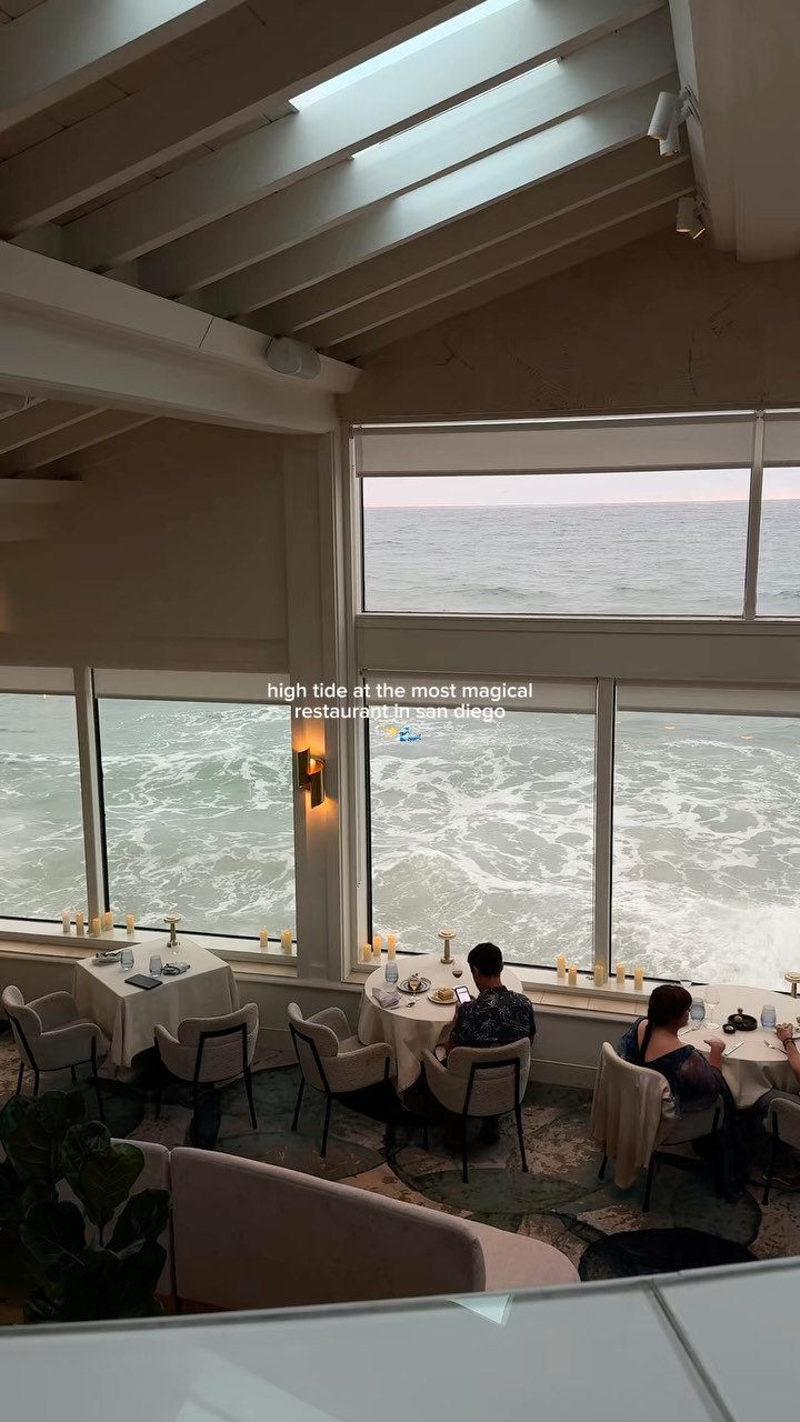 Oceanfront Dining With High Tide Views