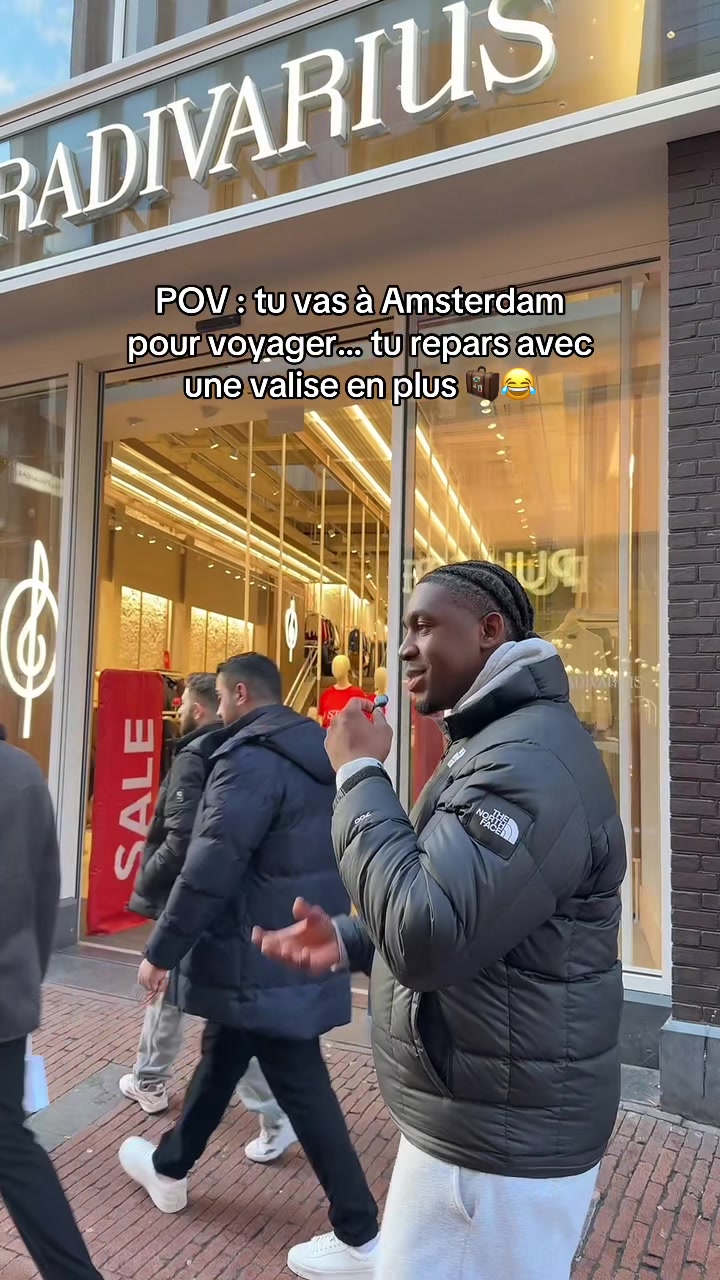 Amsterdam Fashion Stores Offer Huge Discounts