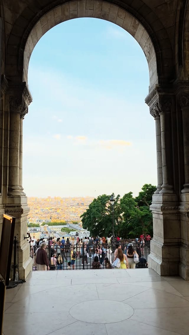 12 Places in Paris