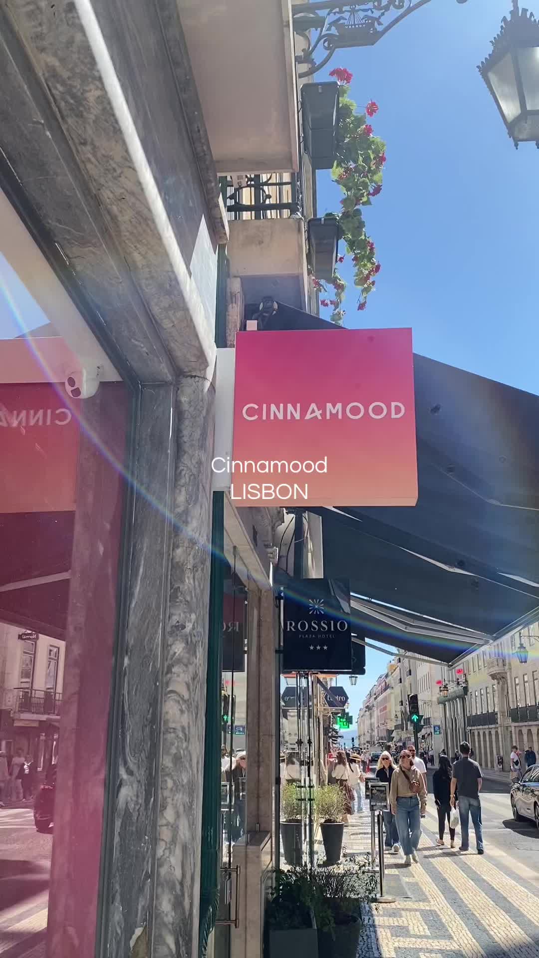 Lisbon's Cinnamood Offers Delicious Cinnamon Rolls