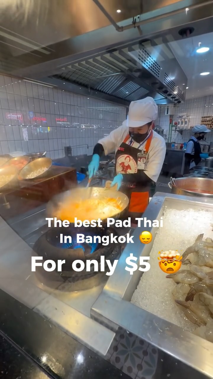 Bangkok's Famous Pad Thai Destination