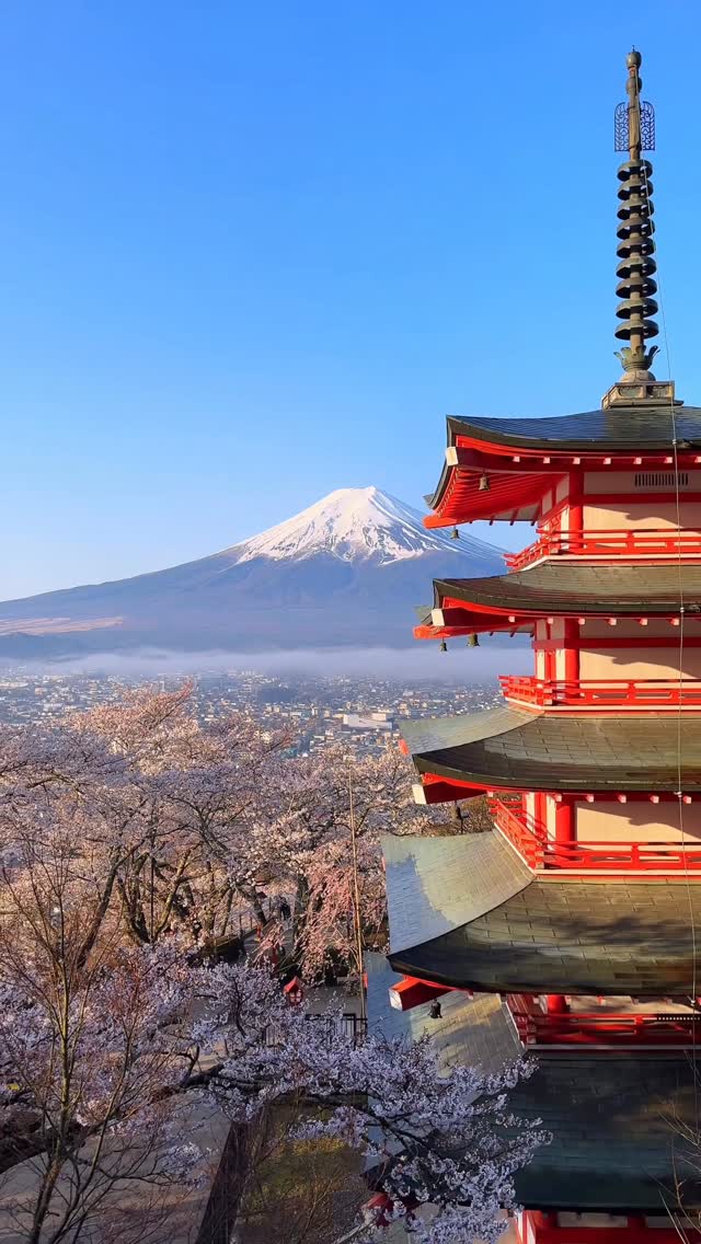 18 Attractions in Japan
