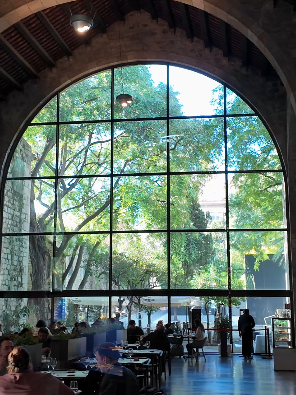 Barcelona Restaurant Offers Garden Terrace For Remote Work
