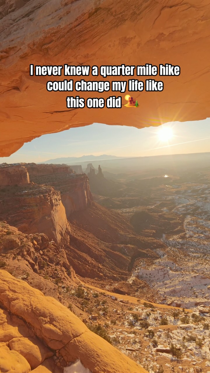 Sunrise at Mesa Arch in Canyonlands National Park