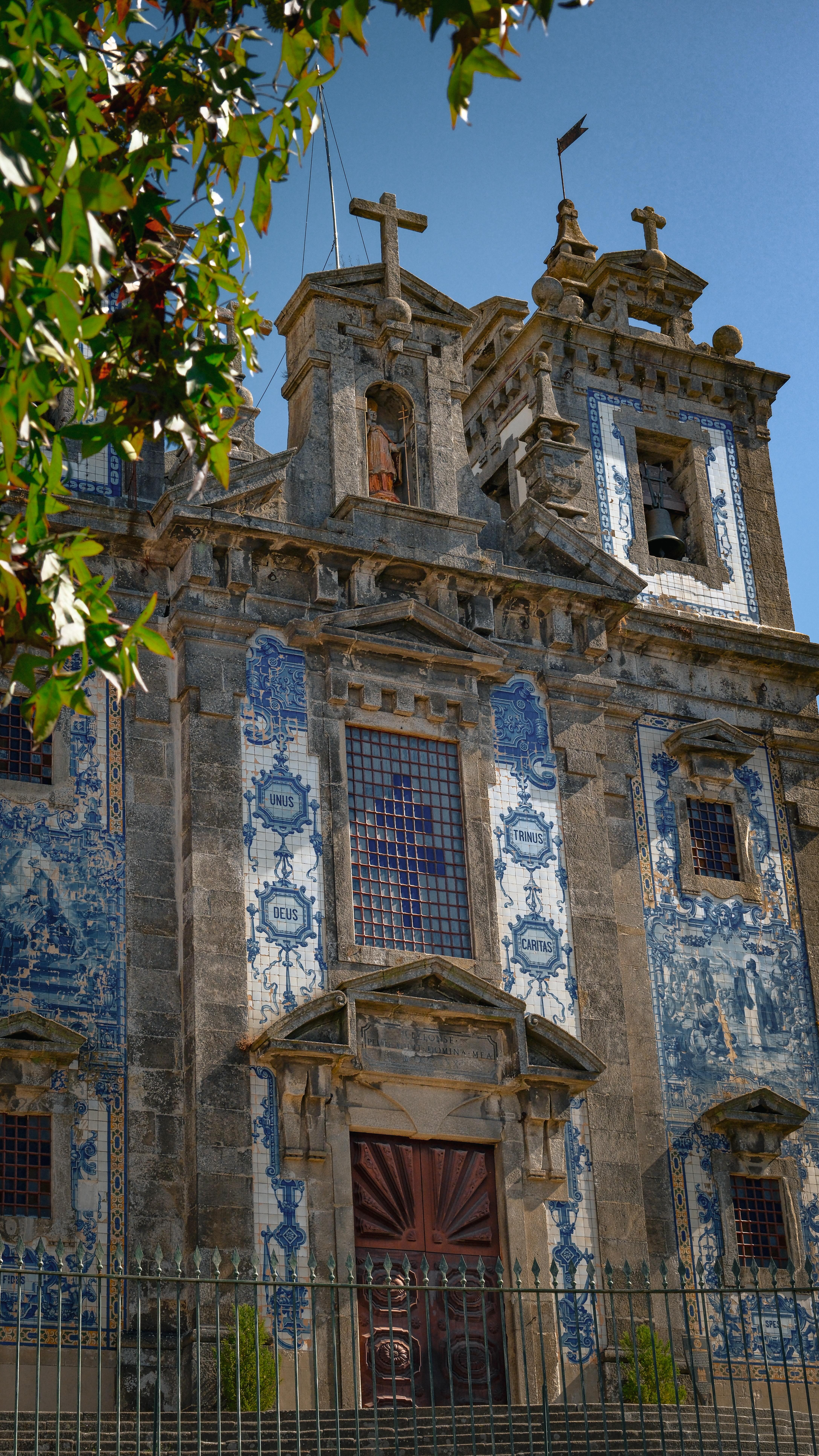 Porto's Historic Landmarks and Vibrant Market