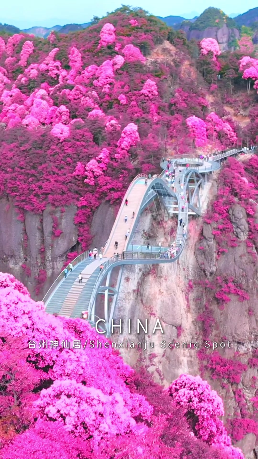 Glass Bridge Terrifies Travelers at Shenxianju Gorge