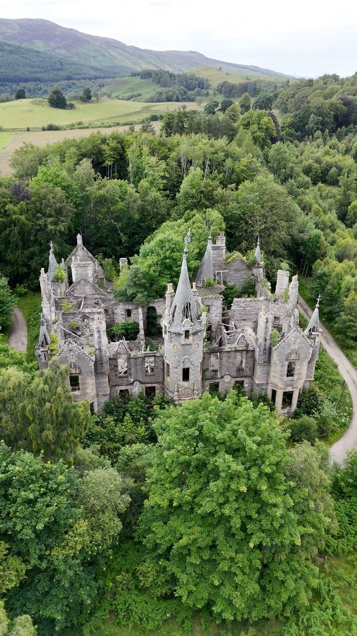 2 Landmarks in Scotland