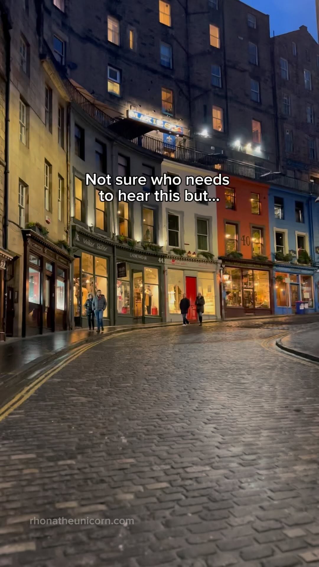 Edinburgh's Historic Sites and Charming Streets