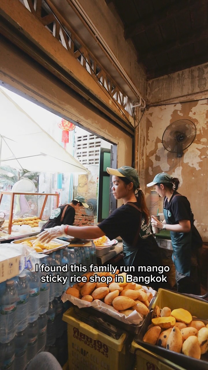 Family-Run Bangkok Mango Sticky Rice Shop
