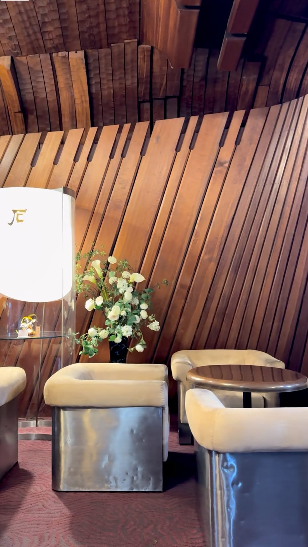Gion Ishi Building's 70s Design and Yasaka Shrine Views