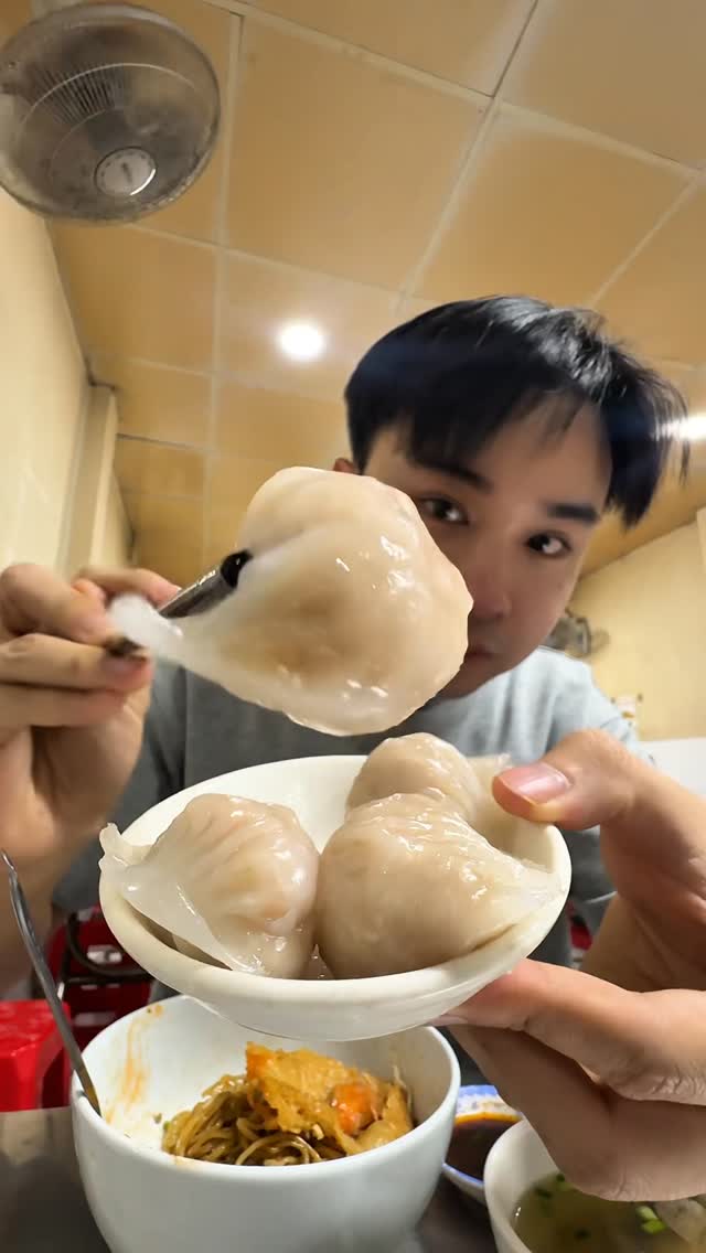 Saigon's Oldest Eateries Feature Noodle Dishes