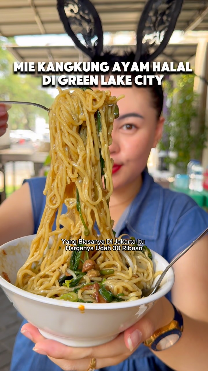 Halal Mie Kangkung Near Green Lake City