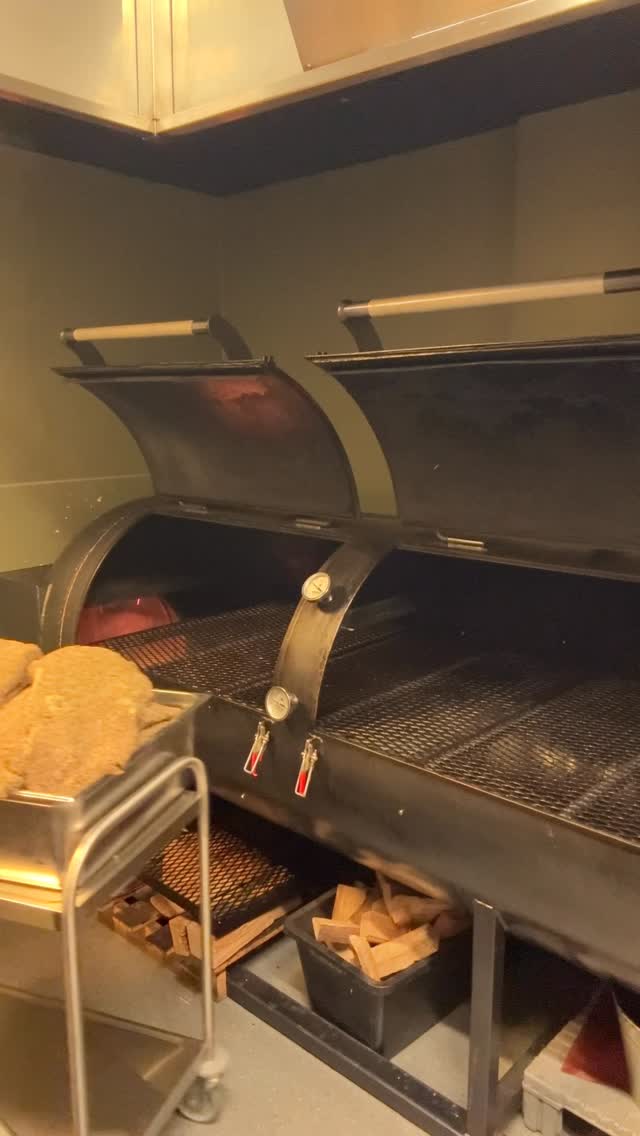 John Bs BBQ: Brisket Cooked With Time and Smoke