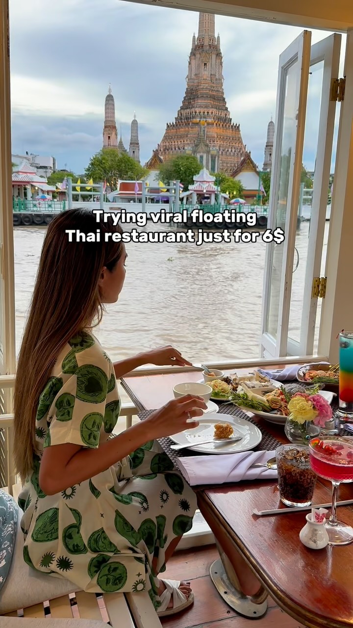 Bangkok's Iconic Floating Restaurant Sunset Cruise