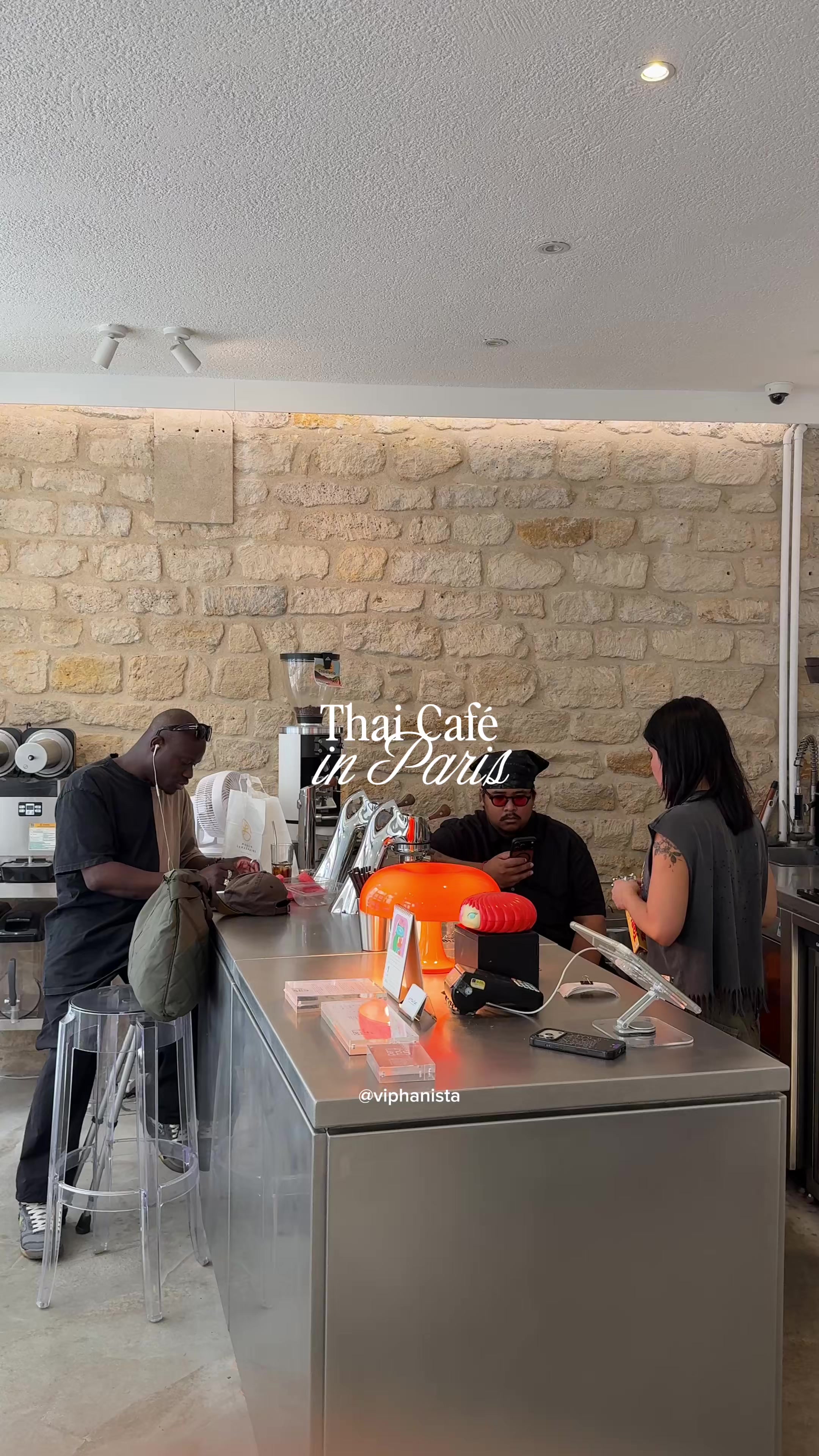 Paris Cafe Serves Popular Thai Tea